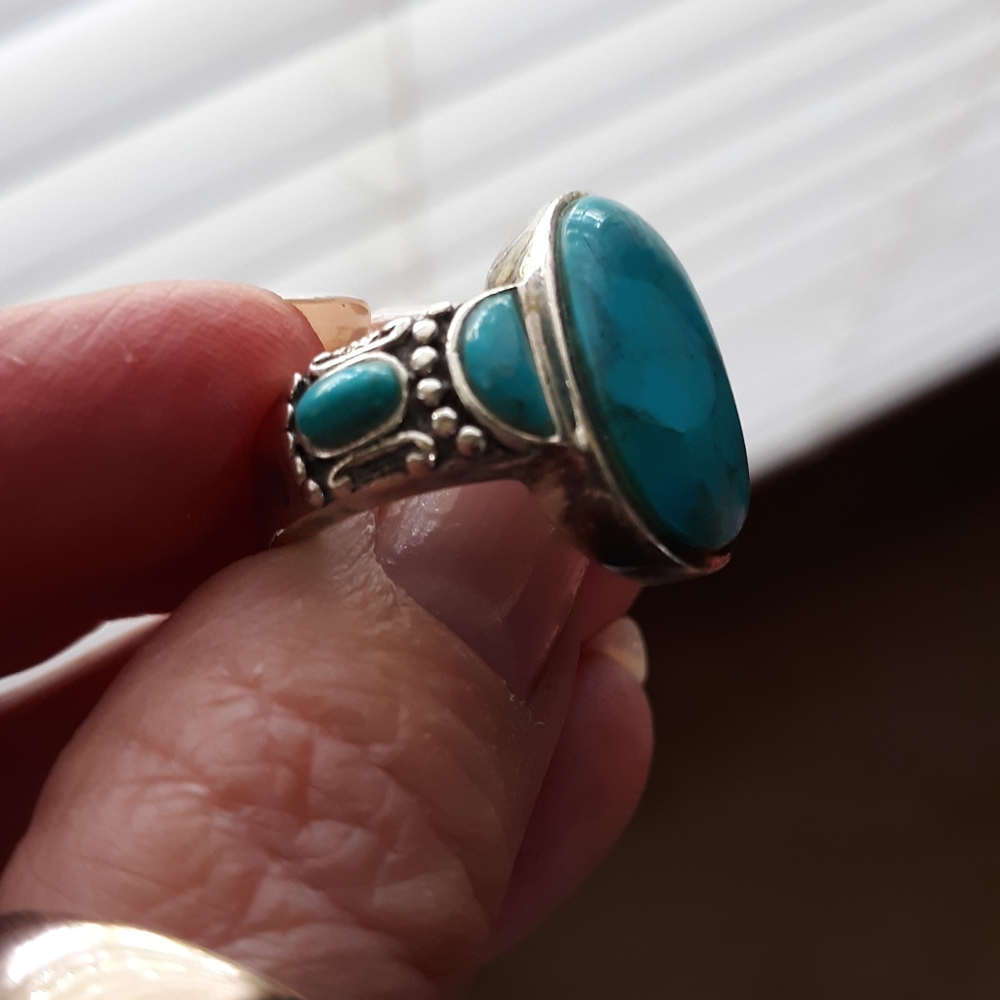 Jewelry - Picture 3 of 4